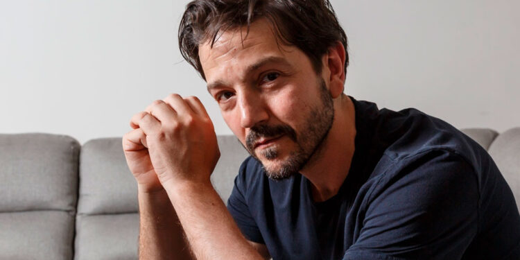 Diego Luna dirigirá adaptación de ‘Ceniza en la Boca’